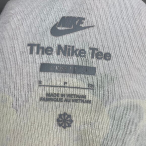 Nike T-Shirt Floral Women's Artist Collection Anna Deller-Yee Sz Small Loose Fit - Picture 9 of 14